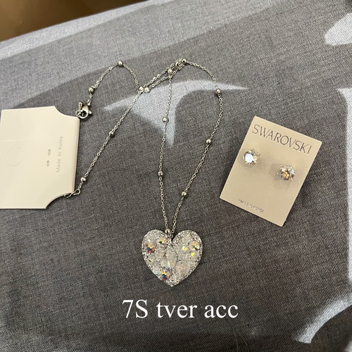 现Tveracc韩代爱心项链女长款毛衣链爱心吊坠项链