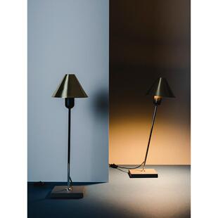 西班牙 铝质多色 Santa&Cole 旋转臂台灯 卧室可调光灯 Gira