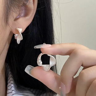 新款 扭曲麻花耳扣百搭冷淡风金属耳扣 小众褶皱弹簧耳环ins风个性