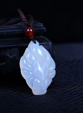 天然玉髓九尾狐狸吊坠男女款