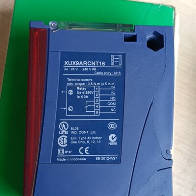 议价施耐德XUX9ARCNT16光电式接近开关，全新未使用，有2维修