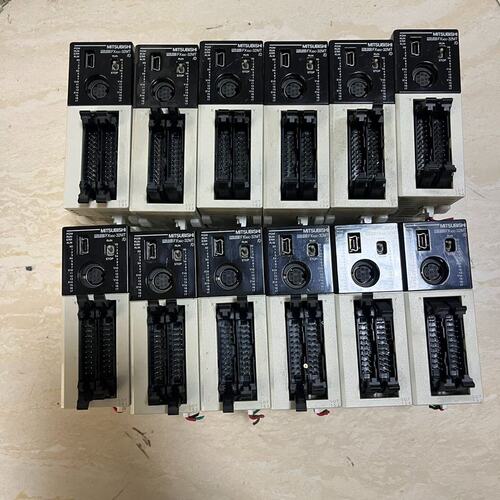 三菱PLC FX3GC-32MT/D，二手拆机原装，实物拍摄