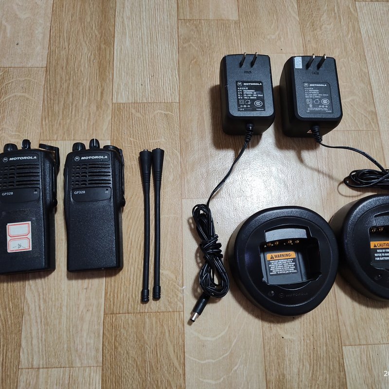 摩托罗拉GP328 绿板四滤波,带原装充电器和充电座,