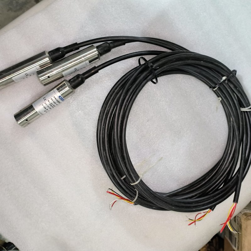 议价克MPM4700型智能液位变送器,工程余料,有三个,标价是维修