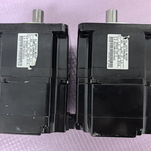 YASKAWA SGMPS-04ACA2C，二手拆机，实物实