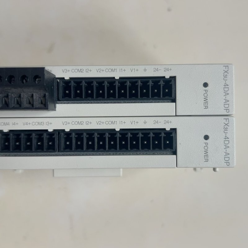 三菱模块FX3U-4AD-ADP,成色漂亮,外观无破损 功能