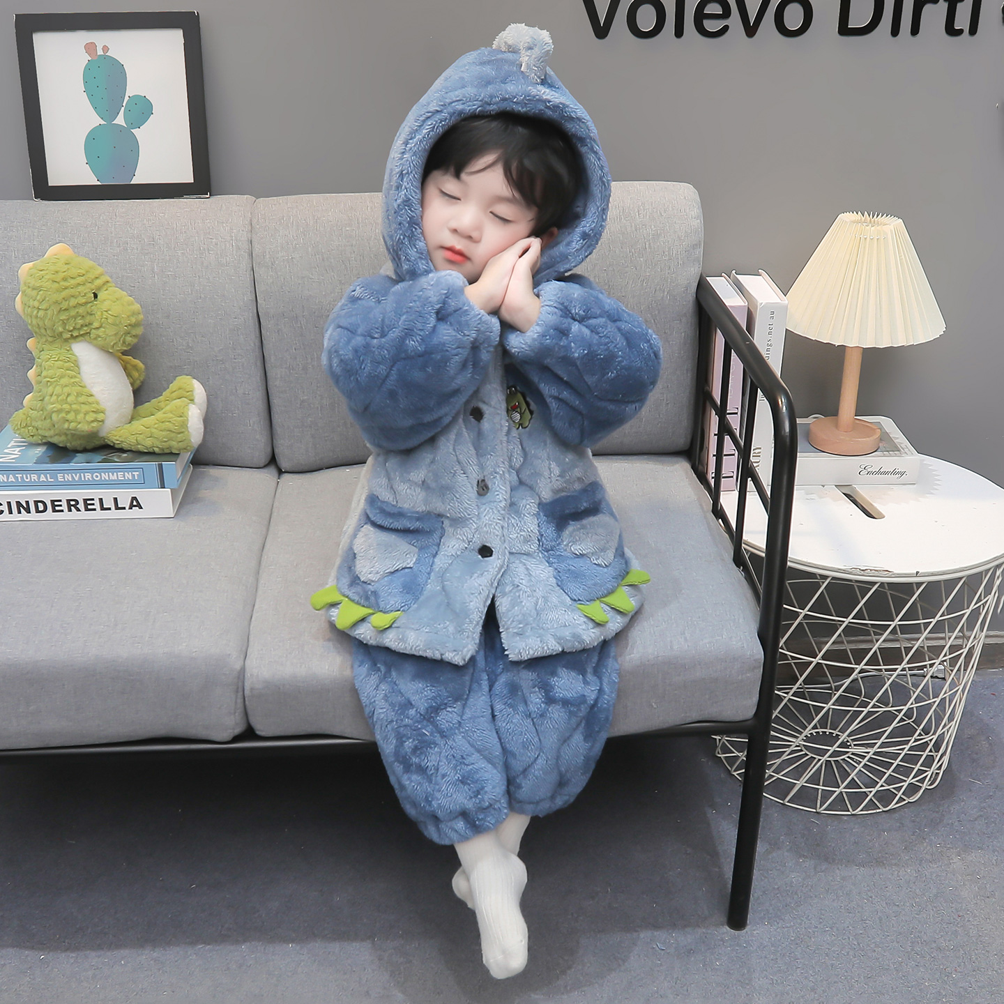 男童睡衣冬季新款男宝宝法兰绒三层加厚恐龙家居服儿童珊瑚绒套装