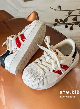 2026年春新款儿童时尚百搭防踢防滑贝壳头板鞋休闲女童卡通运动鞋