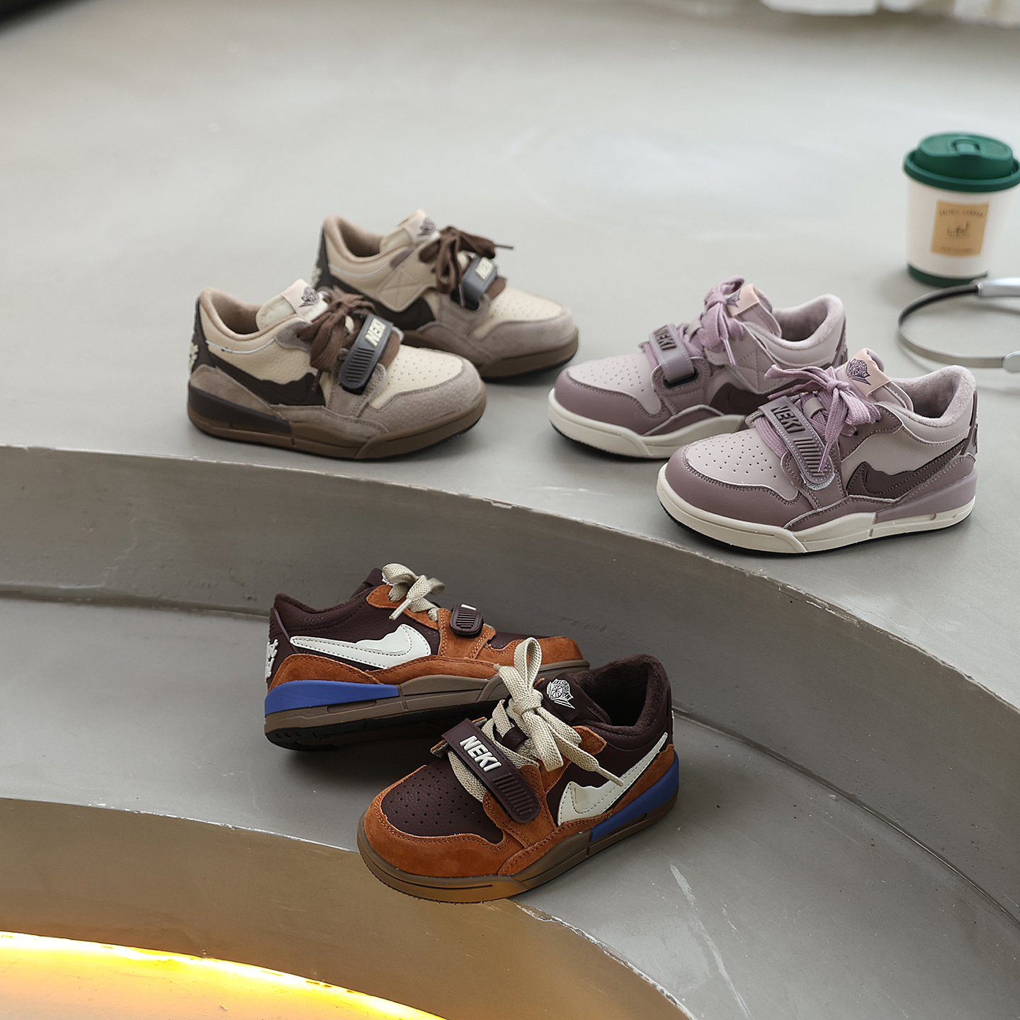 2025冬新款加绒时尚儿童运动鞋