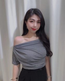 T恤不规则上衣斜边露肩不对称一字领t恤 东大门短袖 2020春夏季 新款