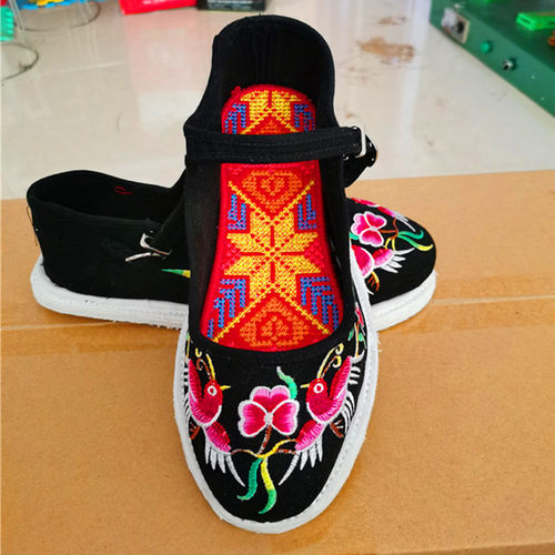 老北京布鞋云南复古风绣花鞋