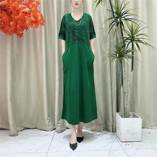 9542绿色织花针织连衣裙显瘦设计师优雅时尚 轻奢气质夏季