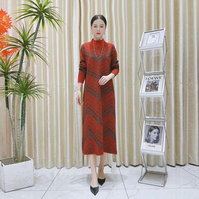 A136酒红色提花设计款气质秋冬轻奢针织连衣裙时尚复古