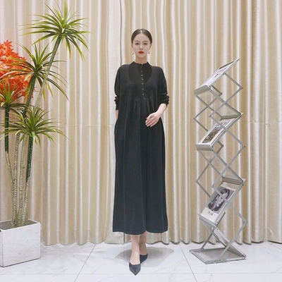 A232炭黑色排扣设计气质秋冬轻奢针织连衣裙时尚复古玥玥羊