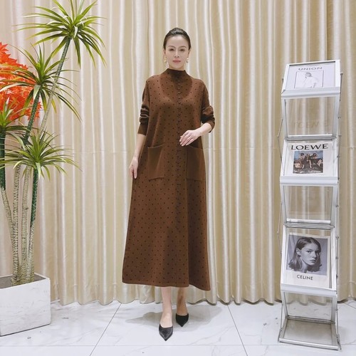 A219咖色波点设计气质秋冬轻奢针织连衣裙时尚复古玥玥羊