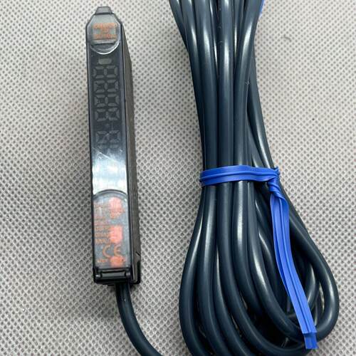 E3X-DA11AN-S DA11AT-S DA11RM-S DA41AN-S 光纤放大器议价维修