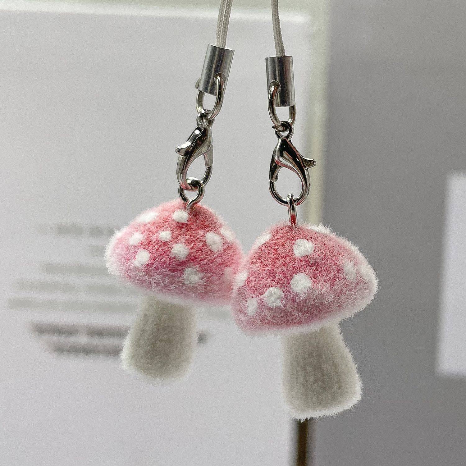 潮玩植绒蘑菇手机挂绳