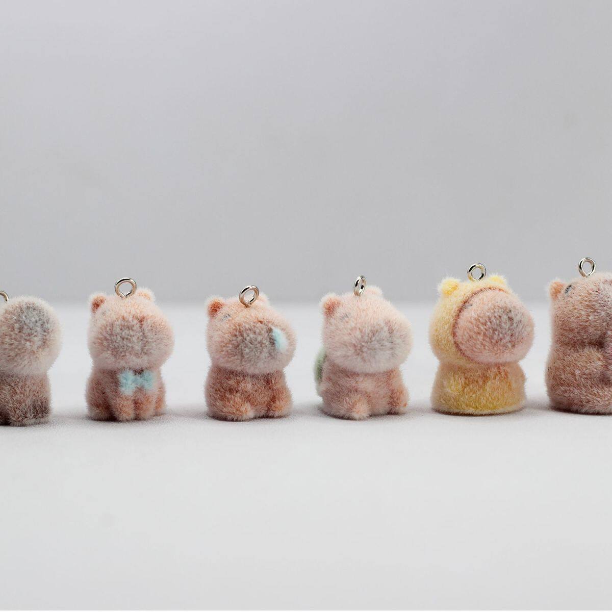 潮玩植绒卡通小动物卡皮巴拉挂件