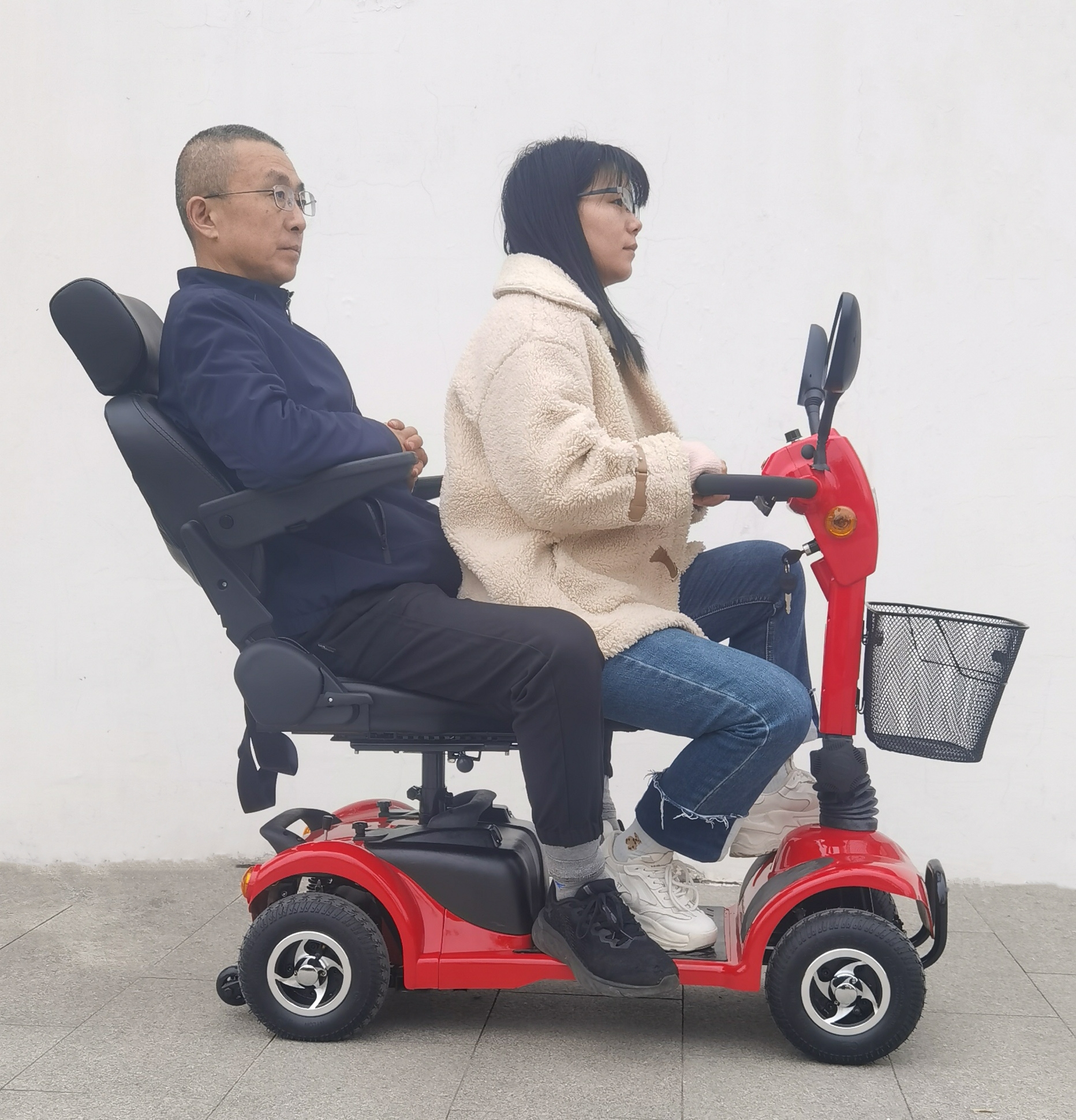 强劲力轻便折叠双座老年代步车四轮电动车残疾车老人助力车接送