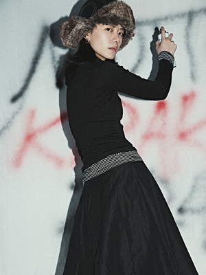 MottoKiraku圆领条纹假两件长袖