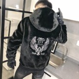 黑色