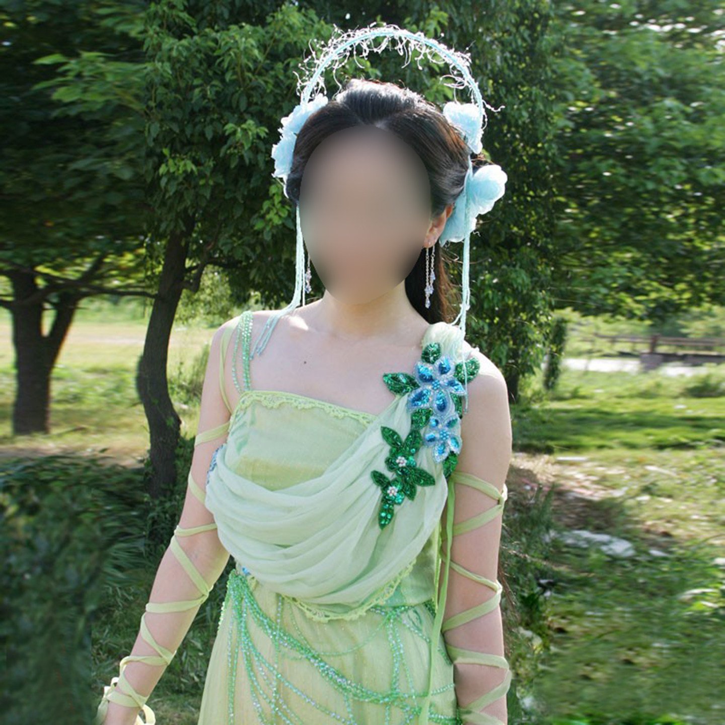 古装唐风襦裙淡绿色唯美仙女服