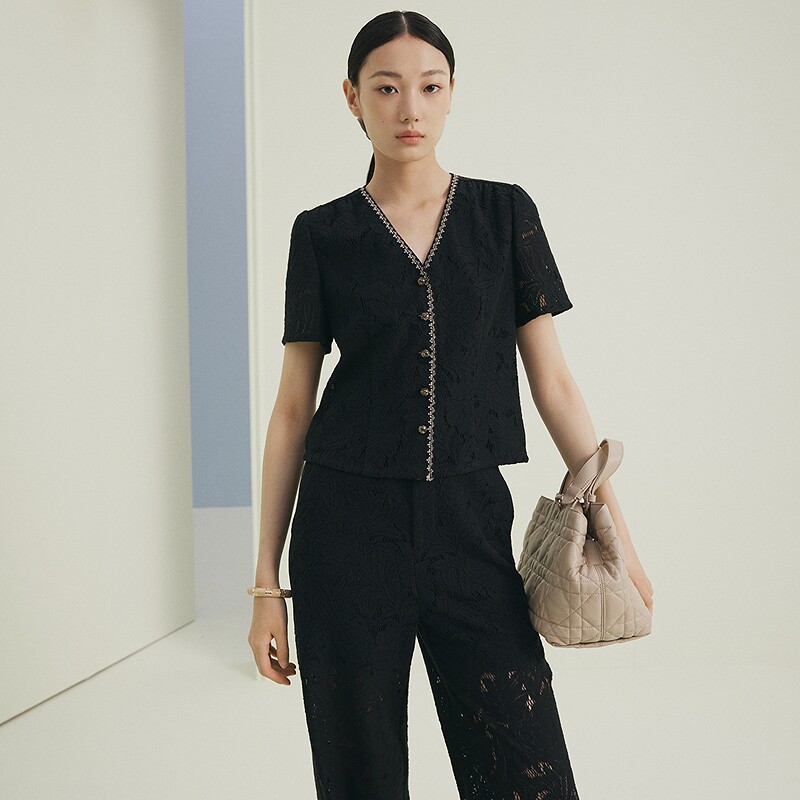 firststation优雅V领珍珠扣蕾丝收腰短袖短外套女25夏新款1222A