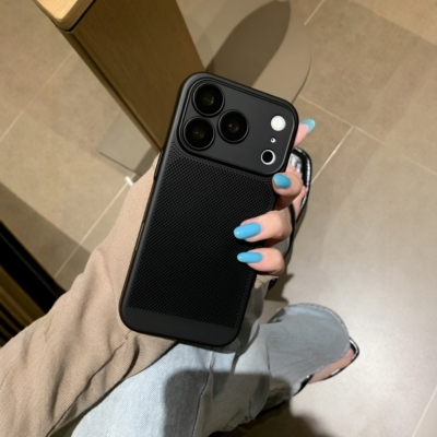 黑色高级感散热轻薄全包镜头适用苹果17promax手机壳Air新款iphone16pro透气网孔15pro镂空14plus防摔13硬12