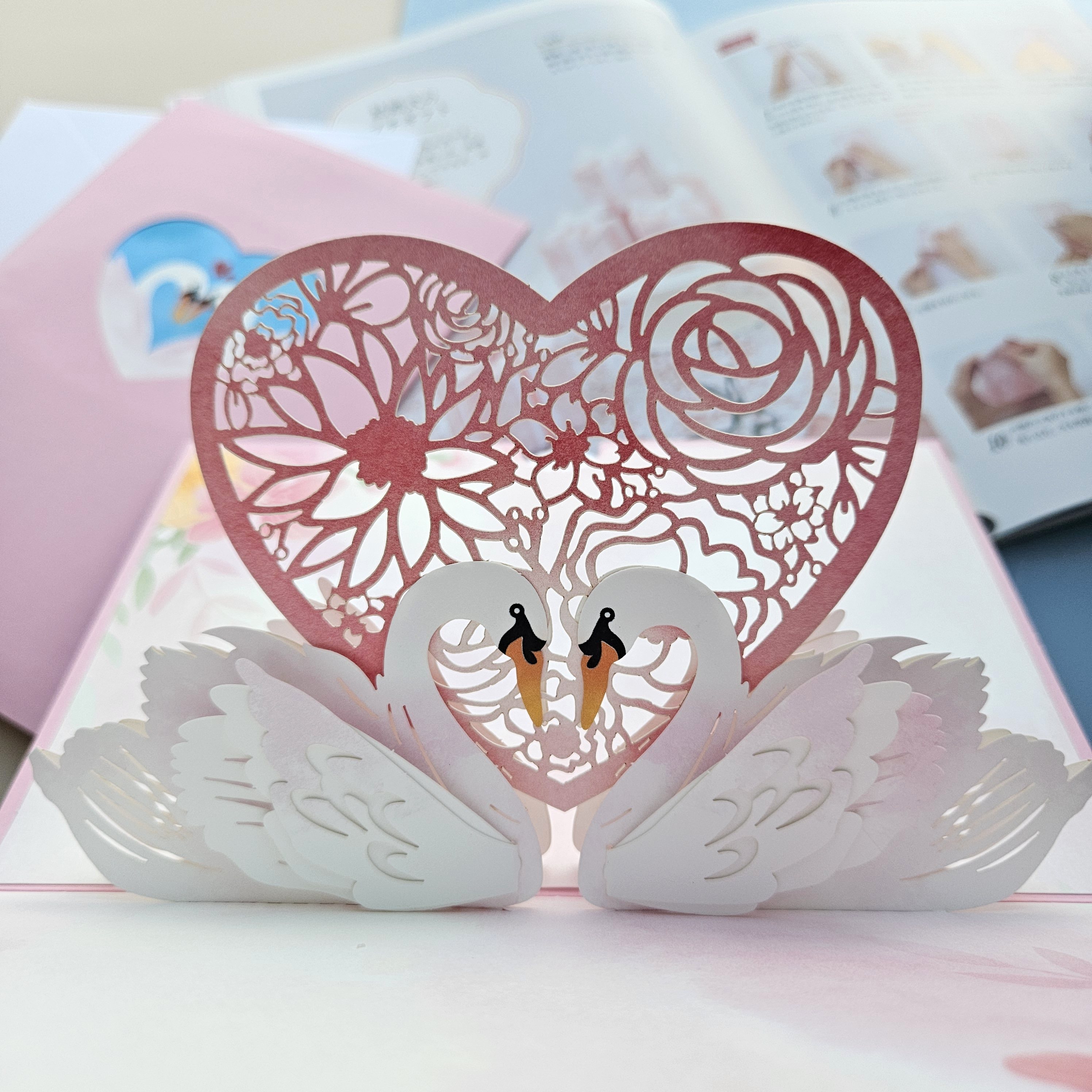 ins镂空天鹅立体贺卡 创意可折叠激光雕刻婚礼邀请函感恩贺配信封