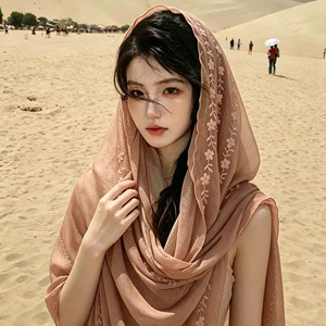 夏季防晒薄款披肩女外搭2026新款大西北沙漠旅游丝巾拍照出片斗篷