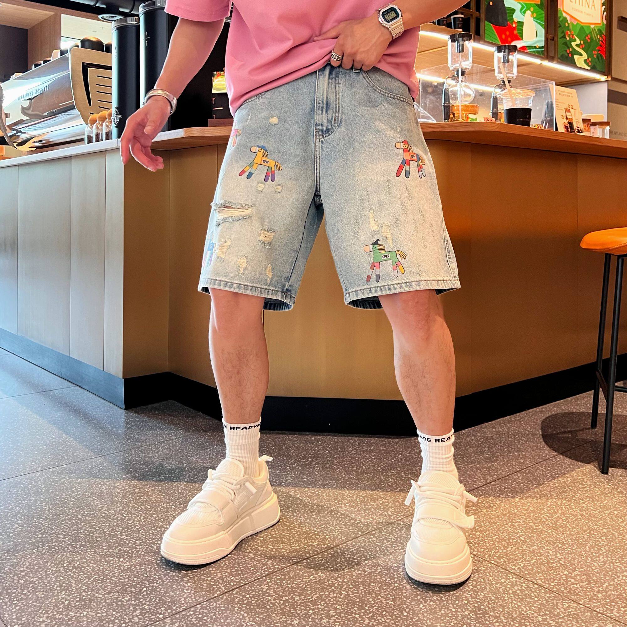 夏季新款时尚百搭破洞复古卡通风宽松阔腿潮流男款休闲牛仔短裤