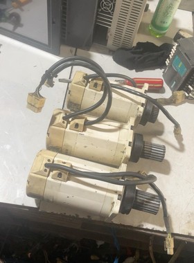 松下伺服电机750w松下MSMA082A1C拆机还有一台，成