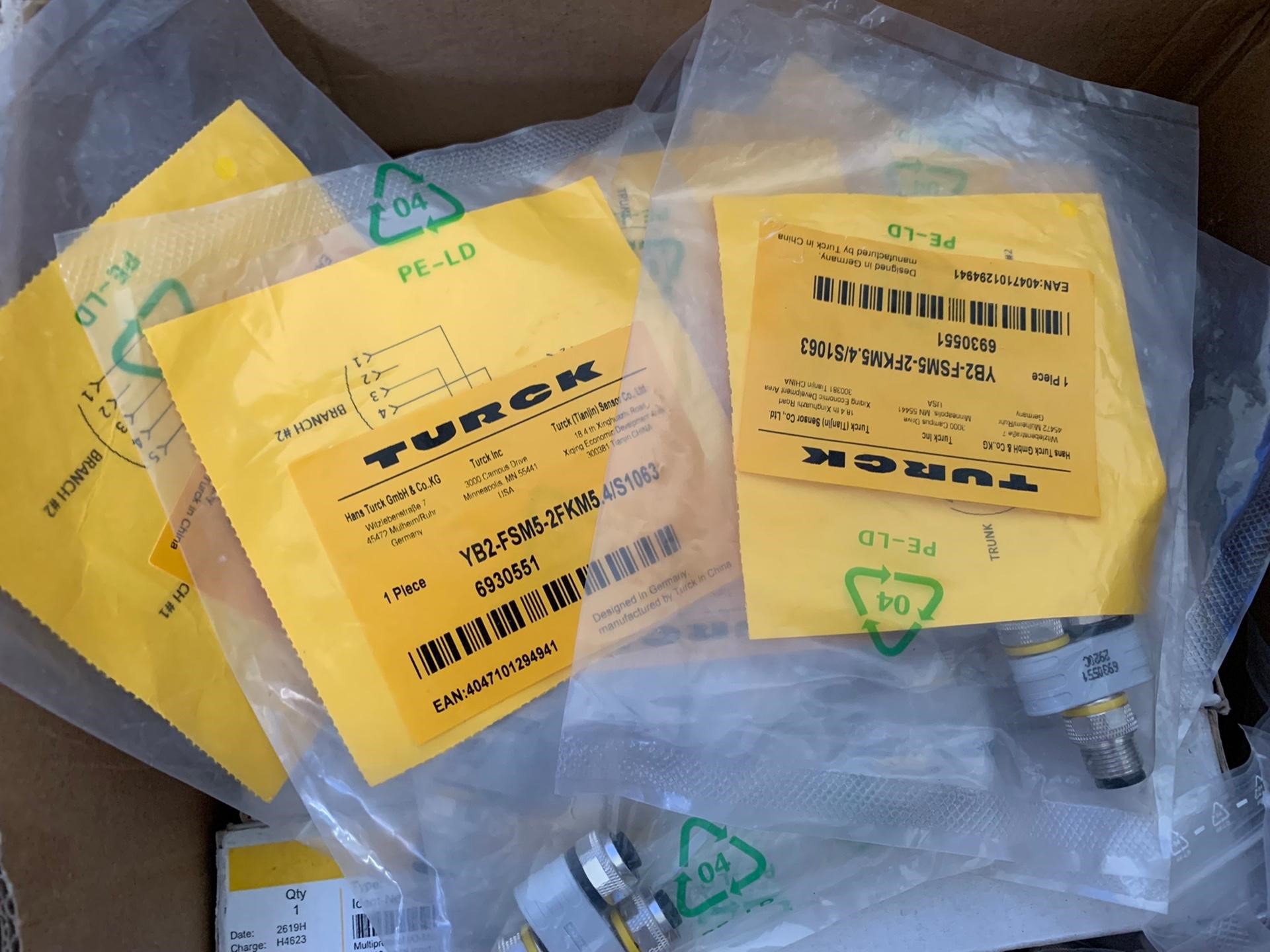 图尔库 三通接头 YB2-FSM5-2FKM5.4/S106