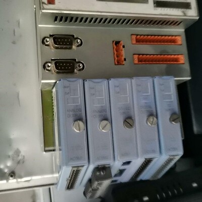 贝加莱模块7A0352.70两个，7A1261.7一个，7D