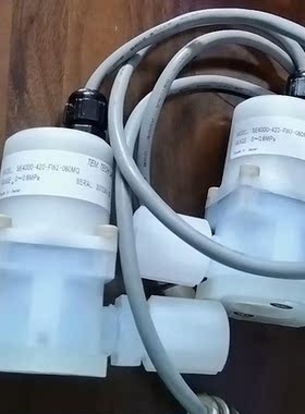 SE4000-420-FW2-060MG流量传感器 实物图