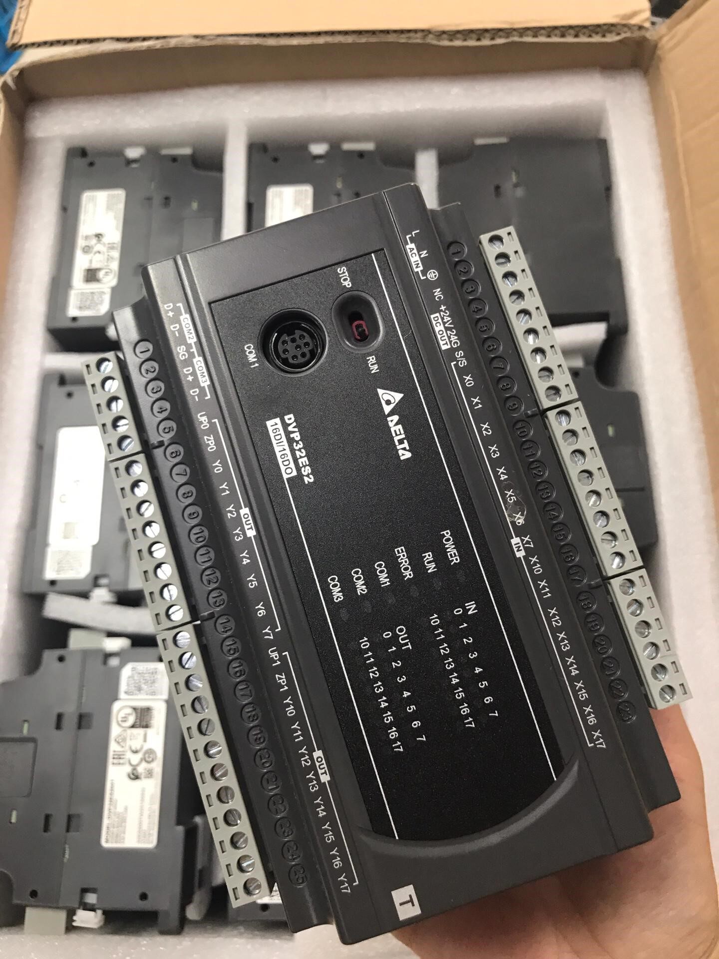 台达PLC DVP32ES200T， 九五成新，V3.64A