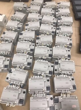 松下PLC，AFPX0L30R，成色漂亮，22年日期新鲜，可