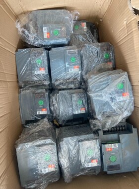 ATV310HU40N4A，施耐德变频器，功能包好，实物拍摄