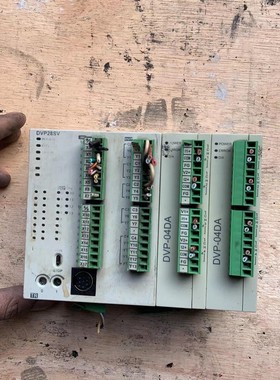 台达DVPS28SV11T，DVP04DA-S实物图成色，功