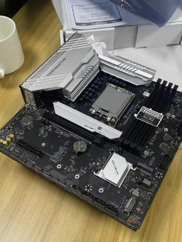 铭瑄b760m终结者，刚买几个月，在保，主板有一个argb，