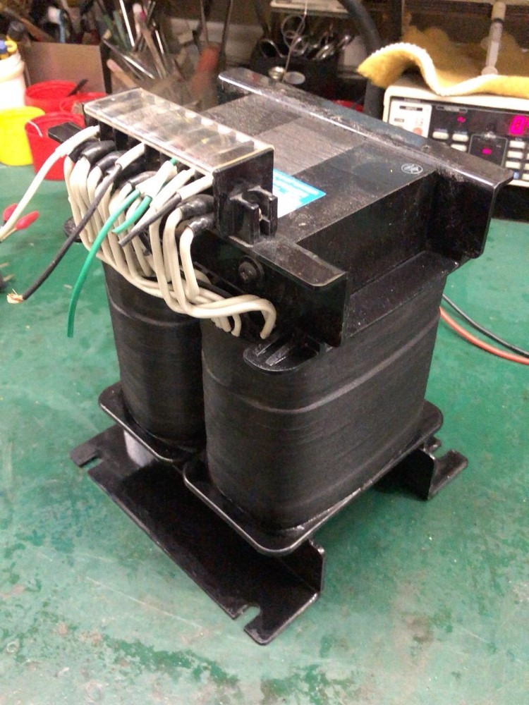 日本原装春日220V转100V隔离变压器 隔离牛 KASUG