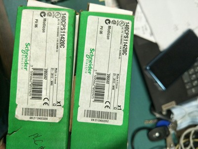 施耐德 140CPS11420C 模块，现货二台，有需要的联