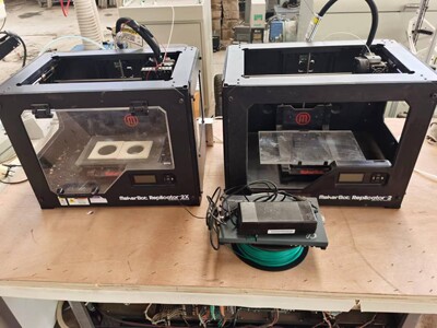 两台进口3D打印机，makerbot replicator