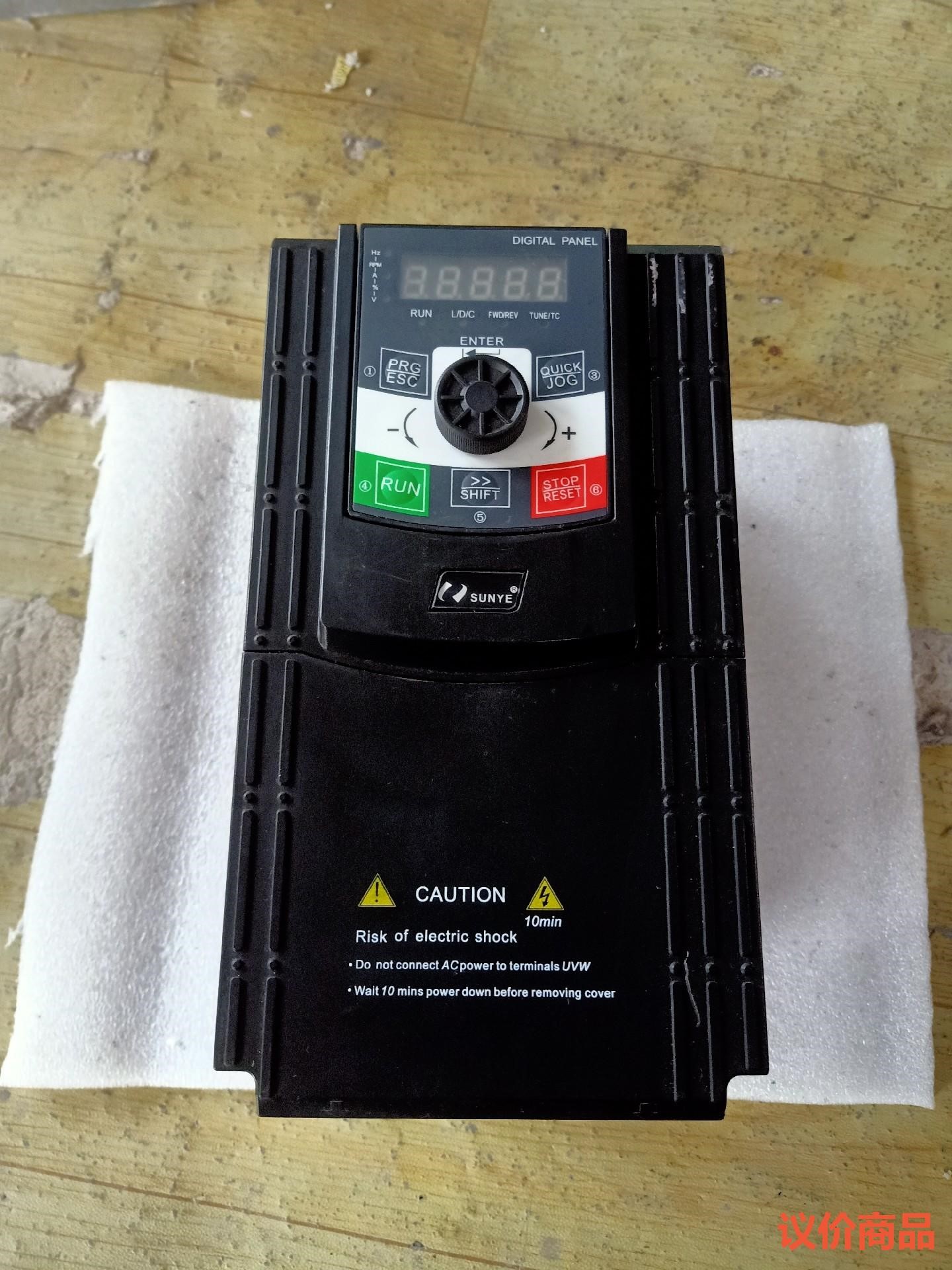 拆机日业变频器CM530H-B4T7R5GB/9R0PB 7