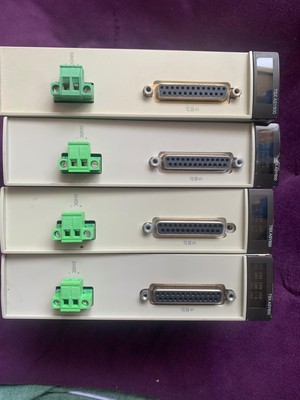 施耐德tsxasy800  模拟量输出模块。功能正常。成色好