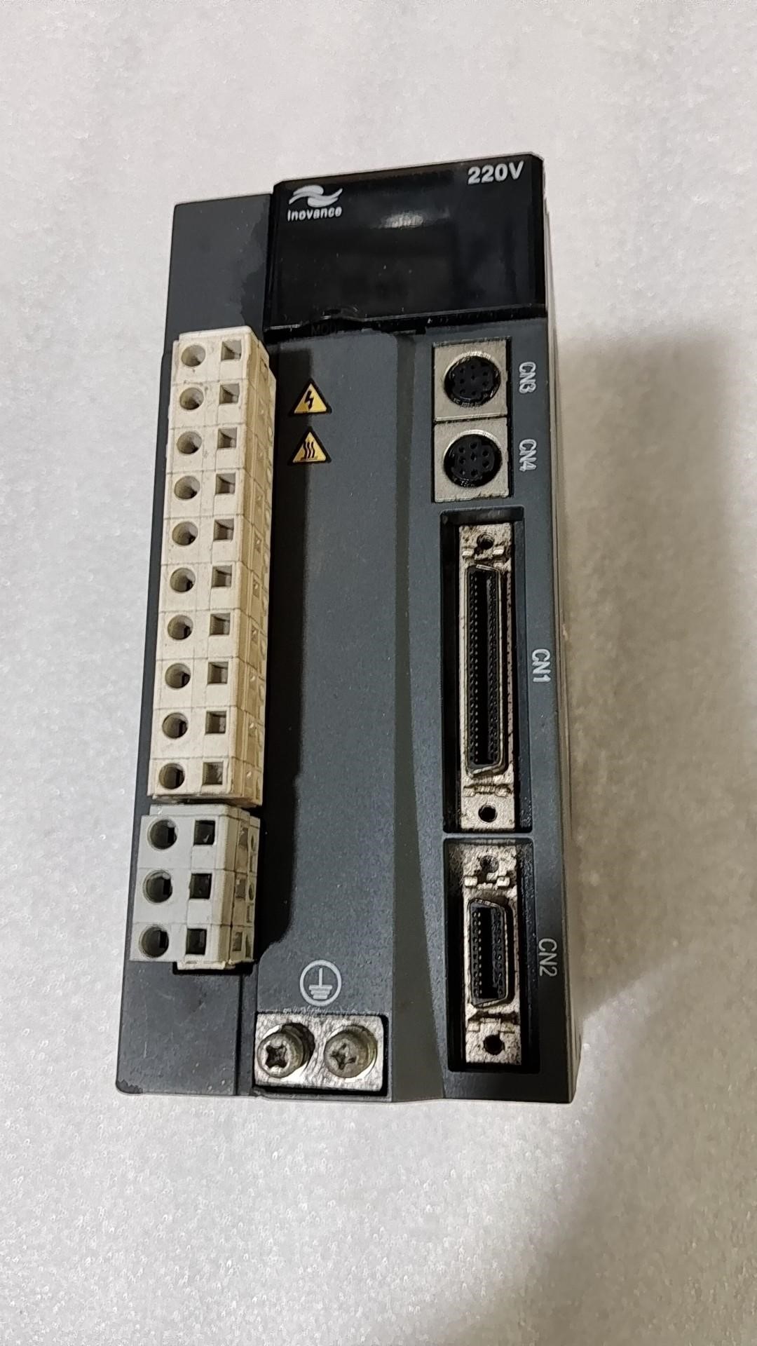 汇川IS500系列IS500AS5R5I驱动器，实物图。