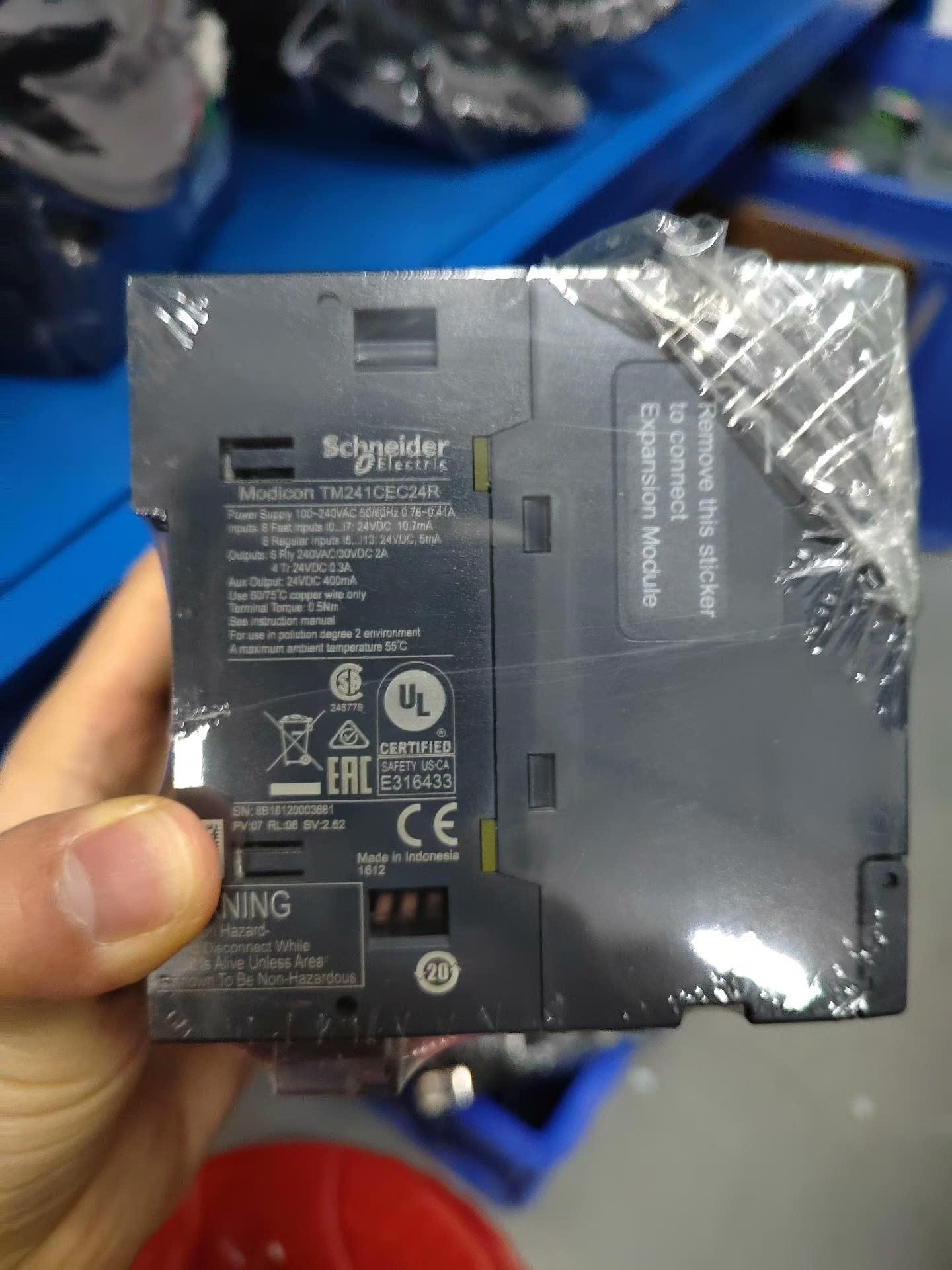 施耐德plc  TM241CEC24R