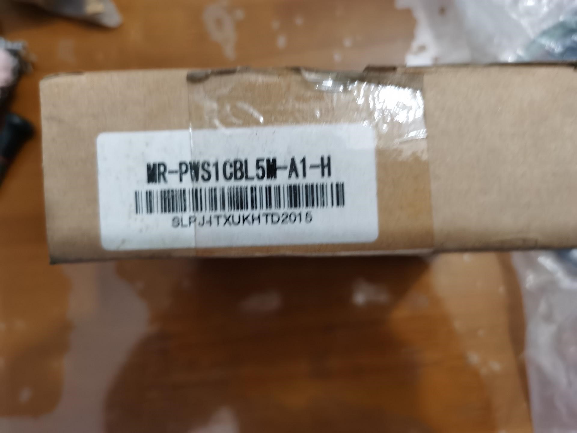 全新未拆封 MR-PWS1CBL5M-A1-H 三菱小功率伺