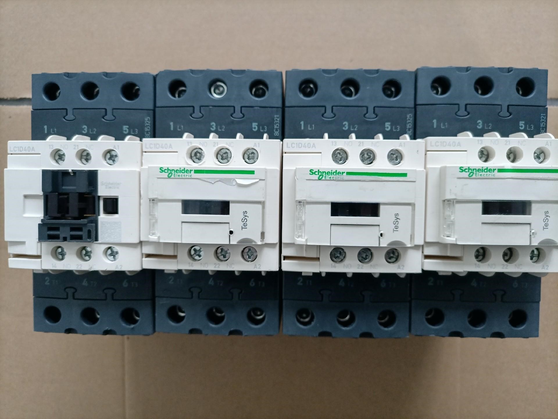 施耐德原装正品交流接触器LC1D40A/M7/220V