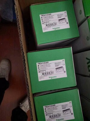 特价处理TM241CE24T,施耐德全新原装正品保内9台，现